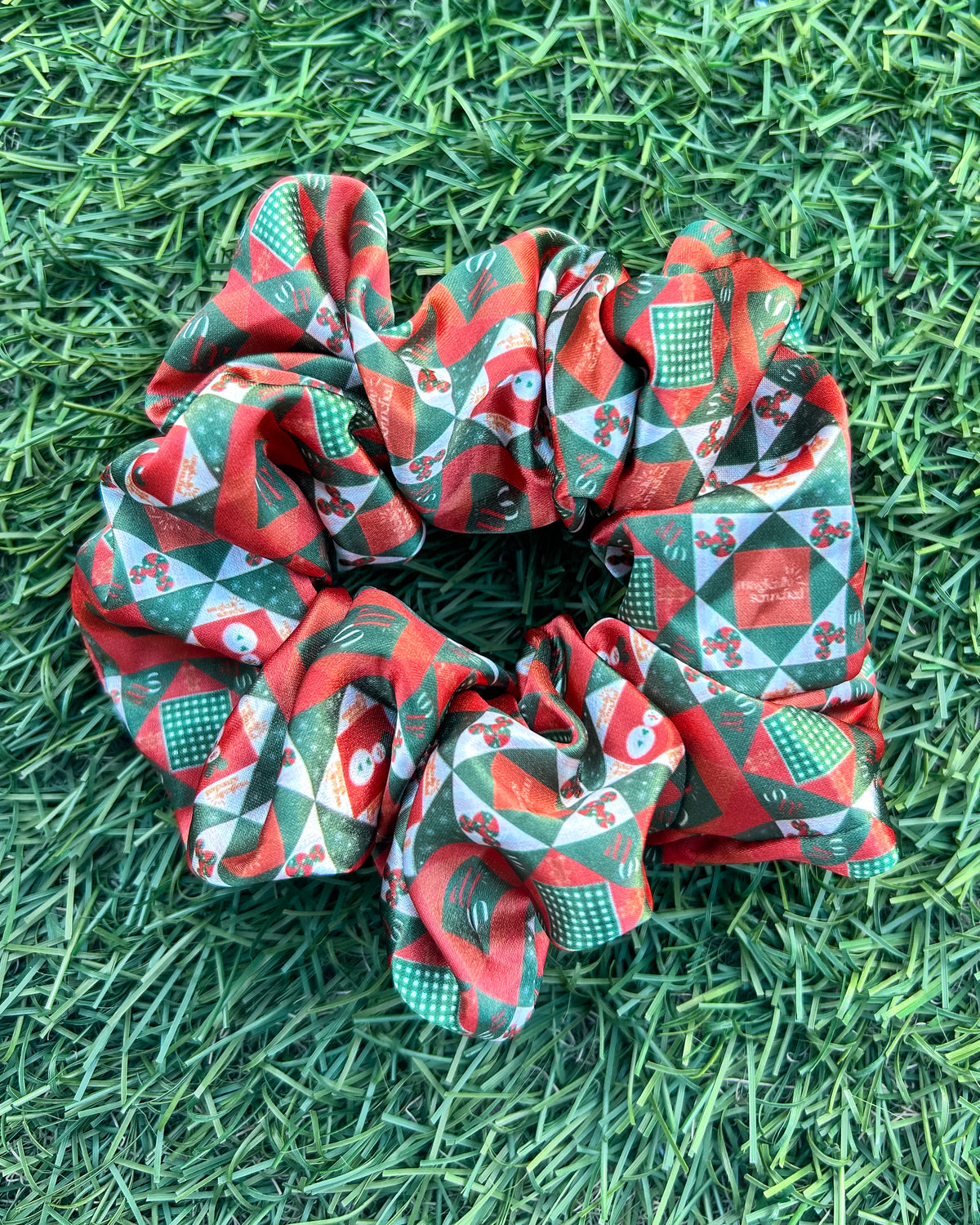 MS Holiday Quilt Satin Scrunchie